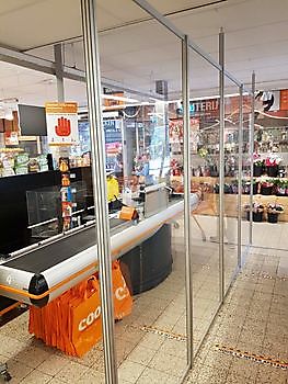 Scheidingswand tussen kassa's  Coop supermarkt  Schoonoord - Spandoekstore.com reclameuitingen