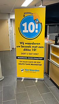 Budget roll up banner Opel Dealer Van Voorden Almere - Spandoekstore.com reclameuitingen