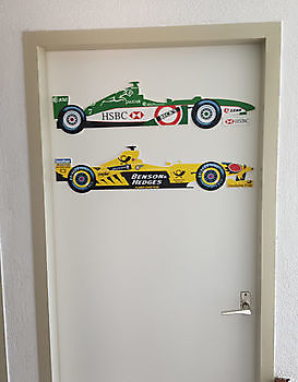 Decoratie voor binnendeuren  formule 1 wagens - Spandoekstore.com reclameuitingen