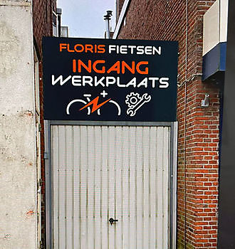 Reclamebord met beschermlak - Spandoekstore.com reclameuitingen