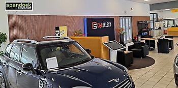 Showroom Ambergen Winschoten  voorzien textielframe  met houtlook - Spandoekstore.com reclameuitingen
